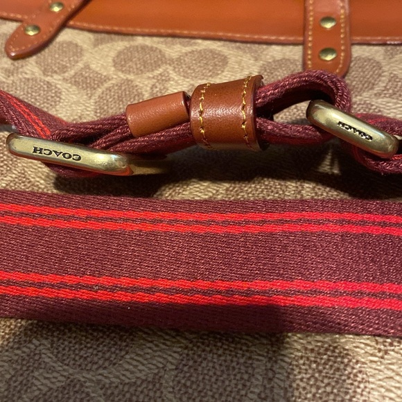 Coach Field Tote 24 - Picture 13 of 16